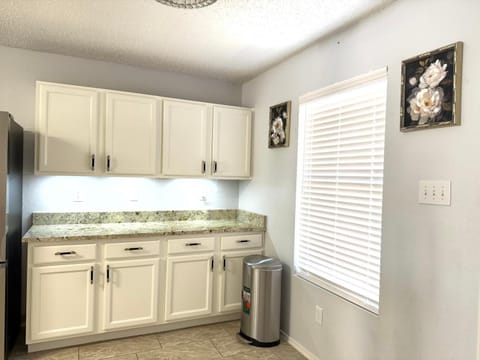 Cozy Family Vacation Home House in Arlington