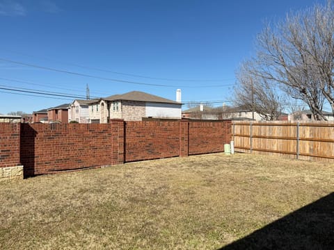 Cozy Family Vacation Home House in Arlington