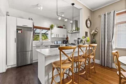Kitchen or kitchenette, Dining area, dishwasher, oven, stove, toaster