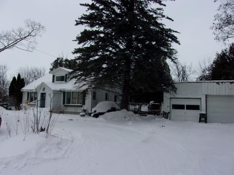 Friends and Family Newer Vacation Home House in Petoskey