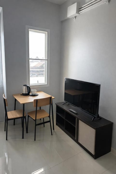 Leo Guest House Apartment in Khuekkhak