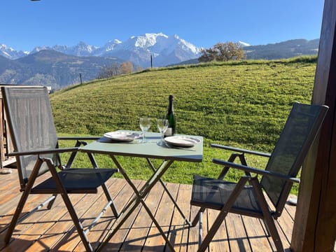 Patio, Day, Natural landscape, Garden, View (from property/room), Dining area, Landmark view, Mountain view