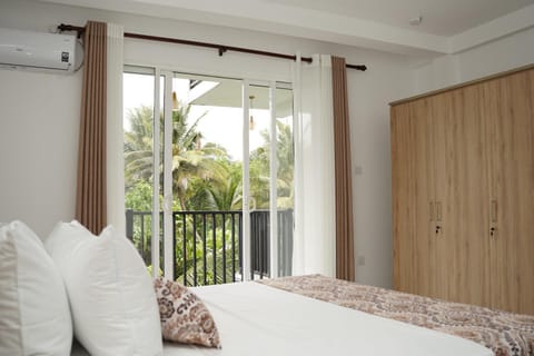 Bed, View (from property/room), Balcony/Terrace, Bedroom, wardrobe, air conditioner