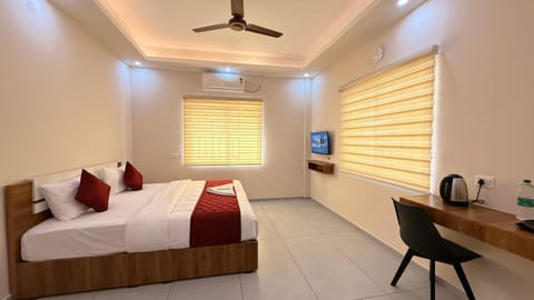 Bed, TV and multimedia, Photo of the whole room, Bedroom, air conditioner