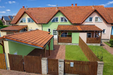 Property building, Day, Garden