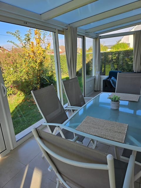 Patio, Dining area