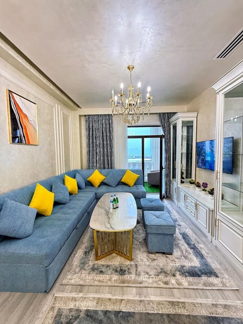Bed, TV and multimedia, Living room, Photo of the whole room, Seating area