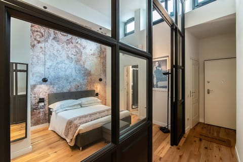 Photo of the whole room, Bedroom