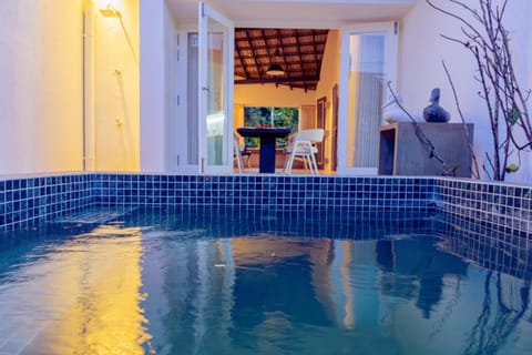 Living room, Dining area, Swimming pool