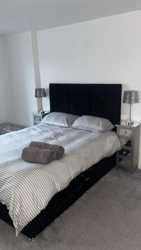 Imperial point Apartment in Salford