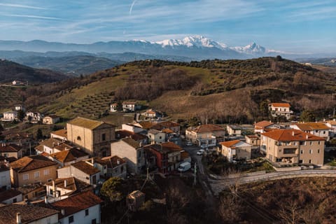 Property building, Neighbourhood, Natural landscape, Bird's eye view, City view, Mountain view, Street view