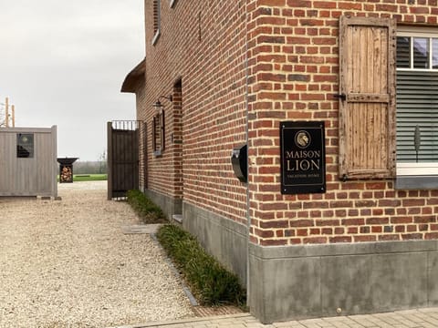 Property building, Day, BBQ facilities