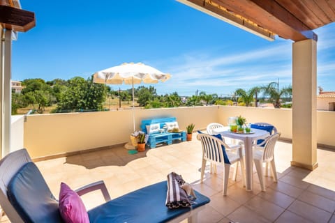 Balcony/Terrace, Dining area, Garden view, Sea view