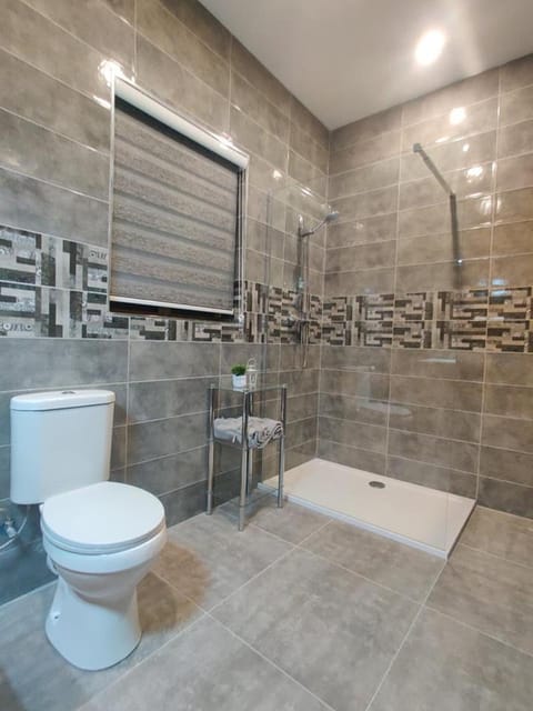 Large duplex apartment with spa 10min walk from Malta Airport - sleeps 7 Apartment in Saint Paul's Bay