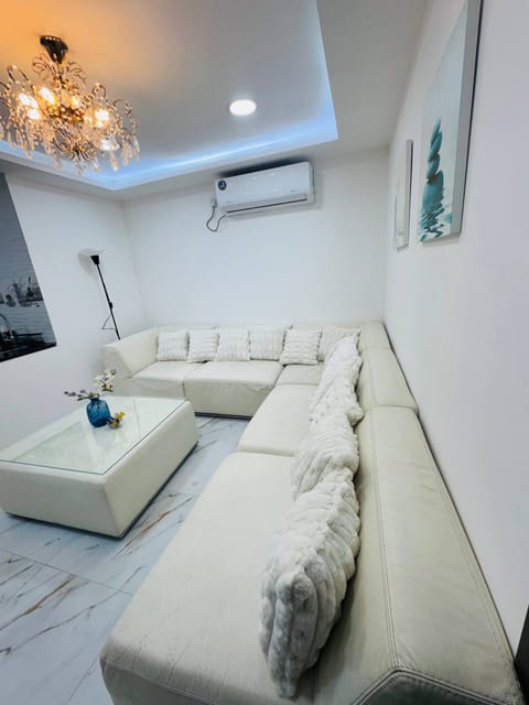 Home plus room 14 Apartment in Abu Dhabi