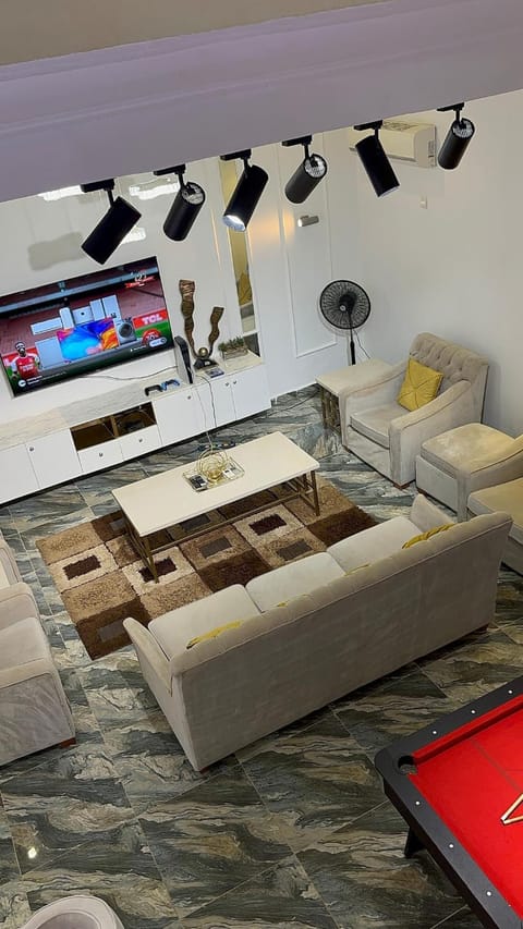 Living room, Seating area