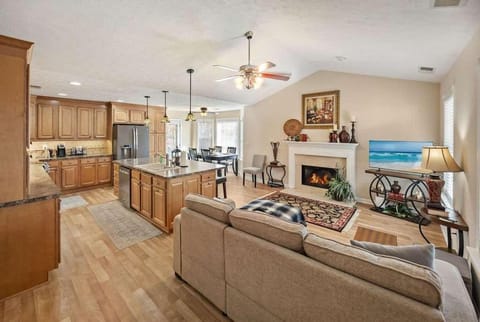 Hawkins House on the Hill - Dahlonega & Outlets House in Lake Lanier