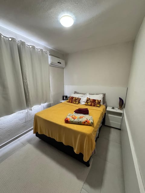 Bed, Bedroom, air conditioner