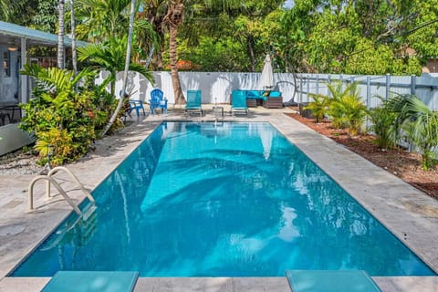 The Blue Heaven Private Pool Hideaway Sleeps 11 House in Golden Glades
