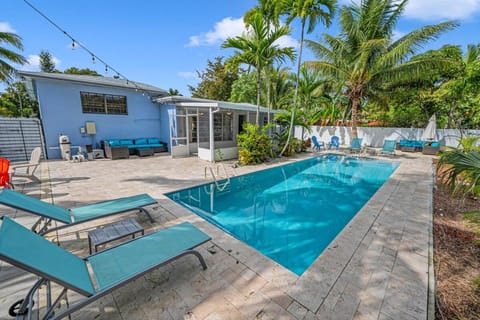 The Blue Heaven Private Pool Hideaway Sleeps 11 House in Golden Glades