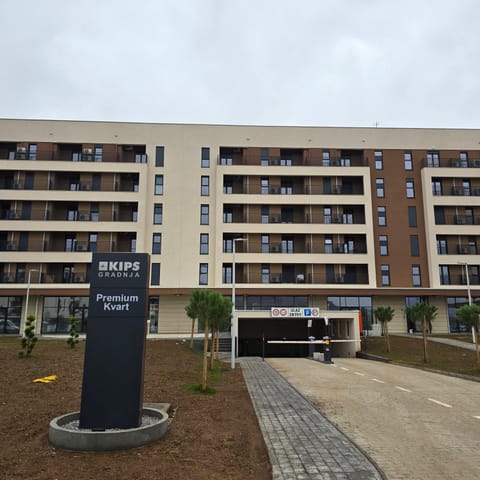 Premium apartments with garage Apartment in Podgorica