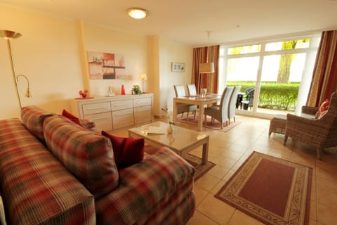 Balcony/Terrace, Living room, Seating area, Dining area