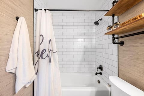 House wPrivate Pool In Prime Plantation Location House in Saint George Island