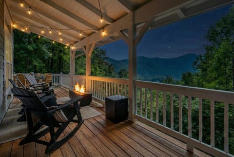 Night, View (from property/room), Balcony/Terrace, Seating area, Mountain view
