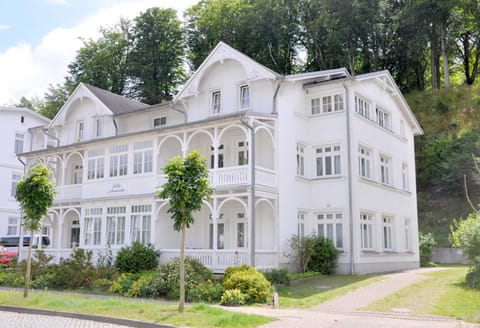 Property building, Day