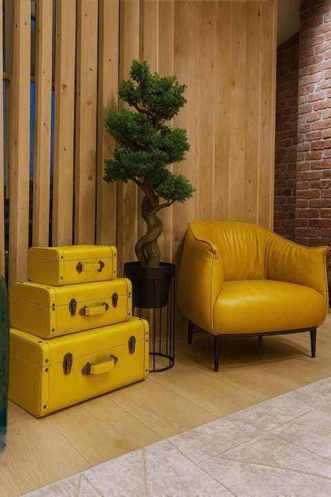 KING Bed • Elevated City Retreat • Free Parking Apartment in Pittsburgh