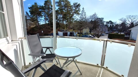 View (from property/room), Balcony/Terrace, Dining area