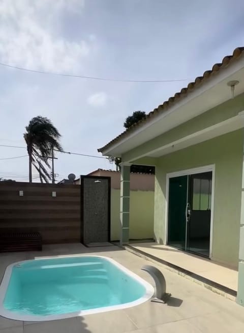 Casa com piscina House in Araruama