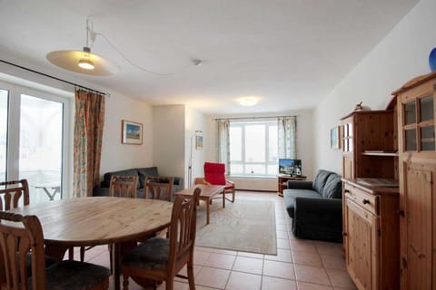 TV and multimedia, Living room, Dining area