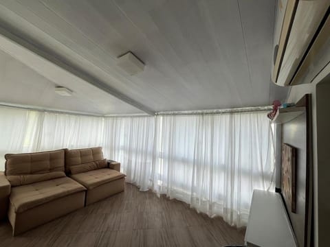 Living room, Seating area, air conditioner