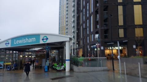 London CityLinks 2 bedroom flat, sleeps 7 Apartment in East Hertfordshire District