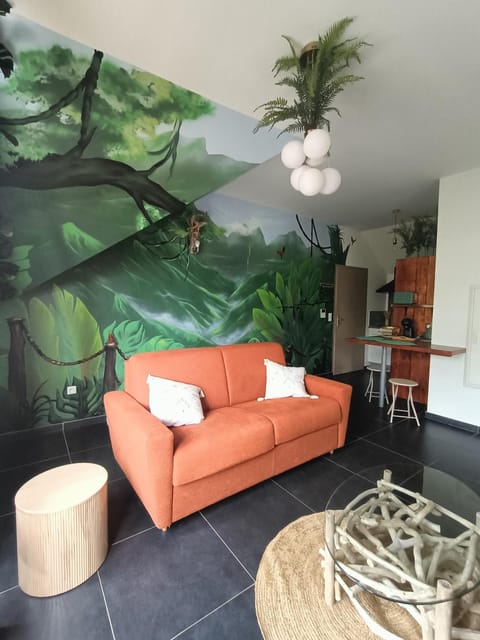 Kitchen or kitchenette, Living room