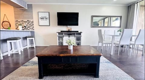 Luxury Lakefront Escape on Lake Conroe Apartment in Lake Conroe