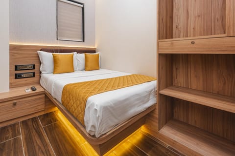 Bed, Photo of the whole room, Bedroom, wardrobe