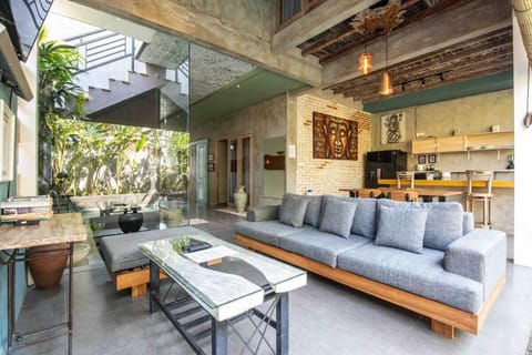 Designer Buddha 3BR Villa near Central Canggu Villa in North Kuta