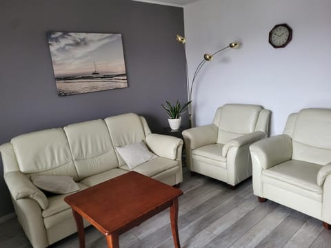 Duży pokój w mieszkaniu wspólnym z balkonem i miejscem parkingowym Vacation rental in Gdansk