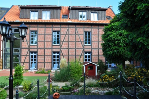 Property building, Day, Garden, Garden view