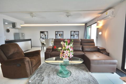 Living room, Decorative detail
