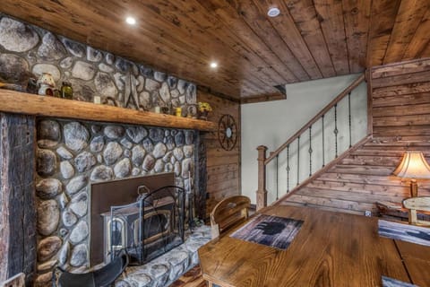 Luxury Lakeside Mountain Escape with Wraparound Deck Near Terra Alta, West Virginia House in Shenandoah Valley