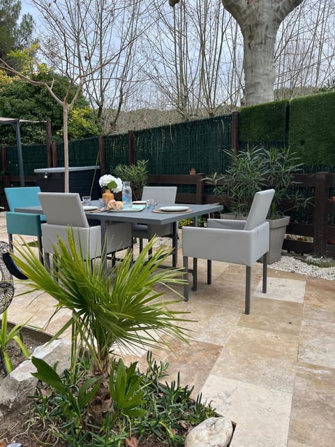Garden, Garden, Dining area, Autumn
