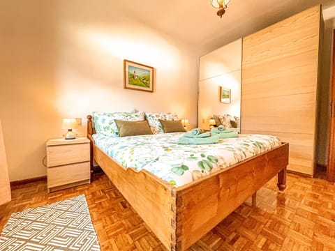 Bed, Photo of the whole room, Bedroom, wardrobe