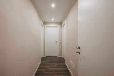 Modern Three Room Apartment Near the Metro AC - Wifi Apartment in Milan