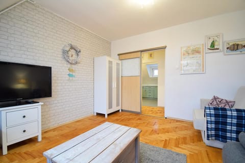 TV and multimedia, Seating area