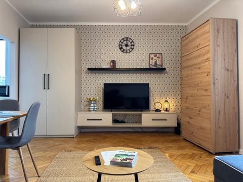 TV and multimedia, Living room, Dining area