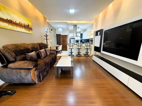 Communal lounge/ TV room, TV and multimedia, Living room