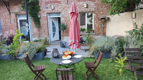 Garden, Balcony/Terrace